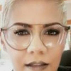 Meet your Posher, Vivian